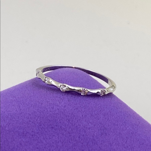 Jewelry - 💛 Elegant 925 Silver Band with Crystal Accents